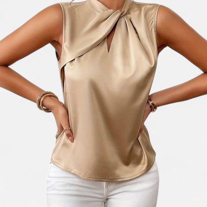 Meloir | Blouse Satinée Sans Manches à Col Torsadé – Brillance Subtile, Élégance Sculptée