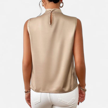 Meloir | Blouse Satinée Sans Manches à Col Torsadé – Brillance Subtile, Élégance Sculptée
